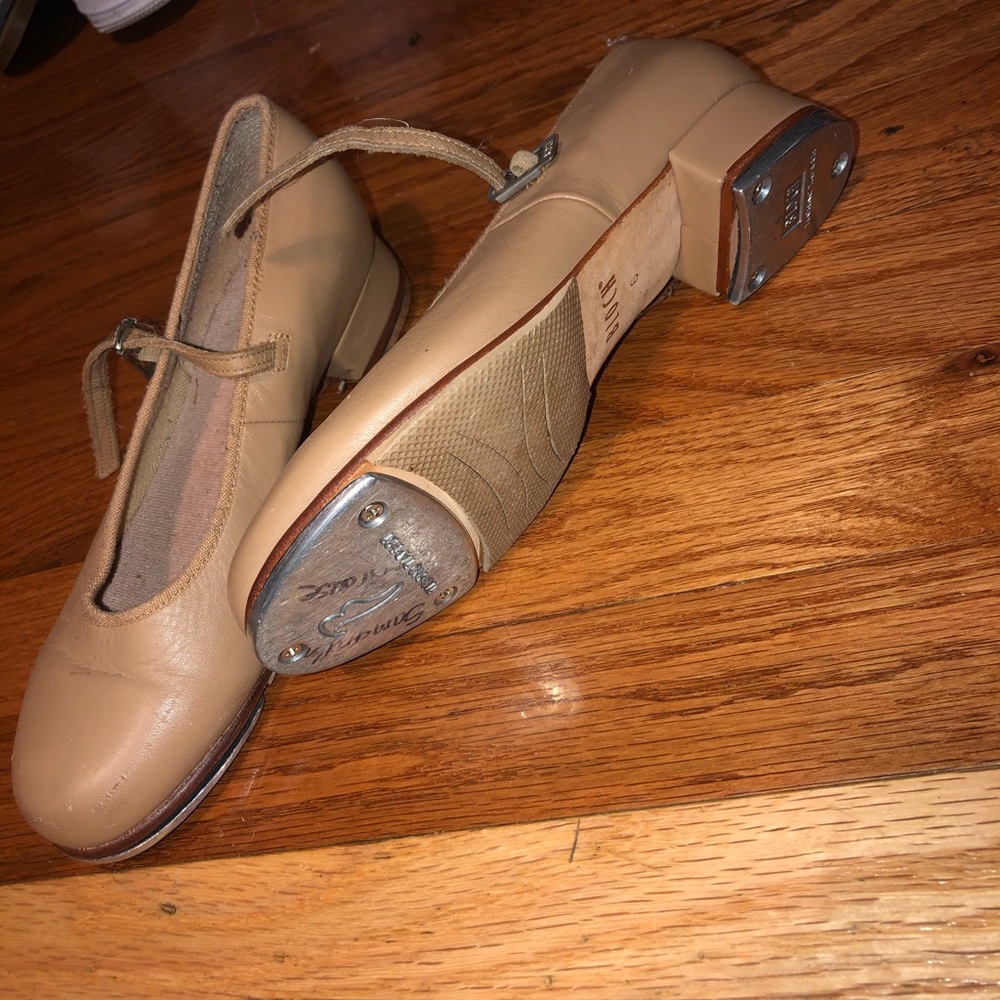 Tap shoes